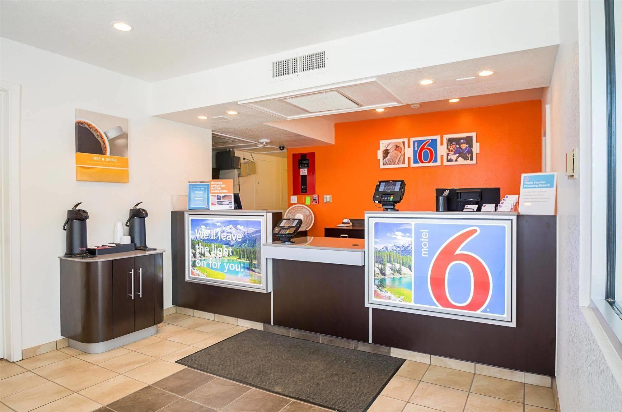 Motel 6-Pueblo, Co - I-25 Exterior photo