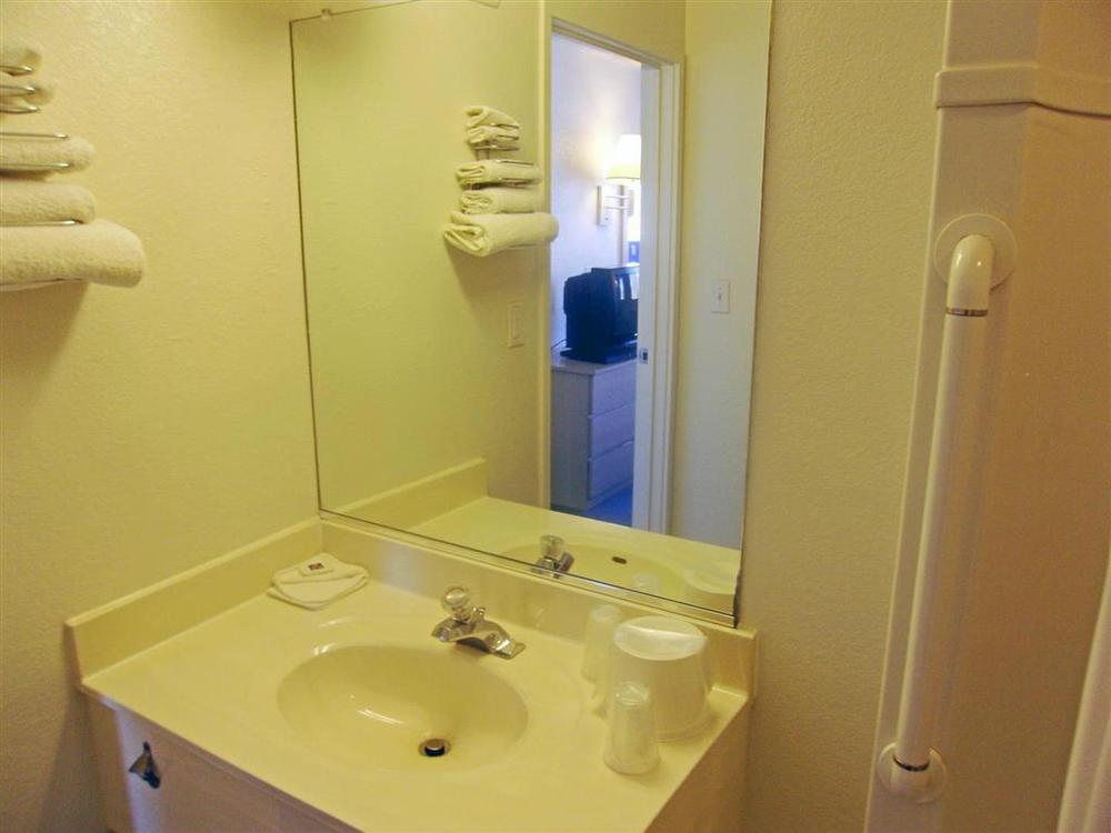 Motel 6-Pueblo, Co - I-25 Room photo